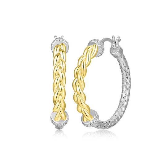 Aretes de Aro en Plata con Diseño de Malla y Circonias, Acabado en Oro de 18K y Rodi